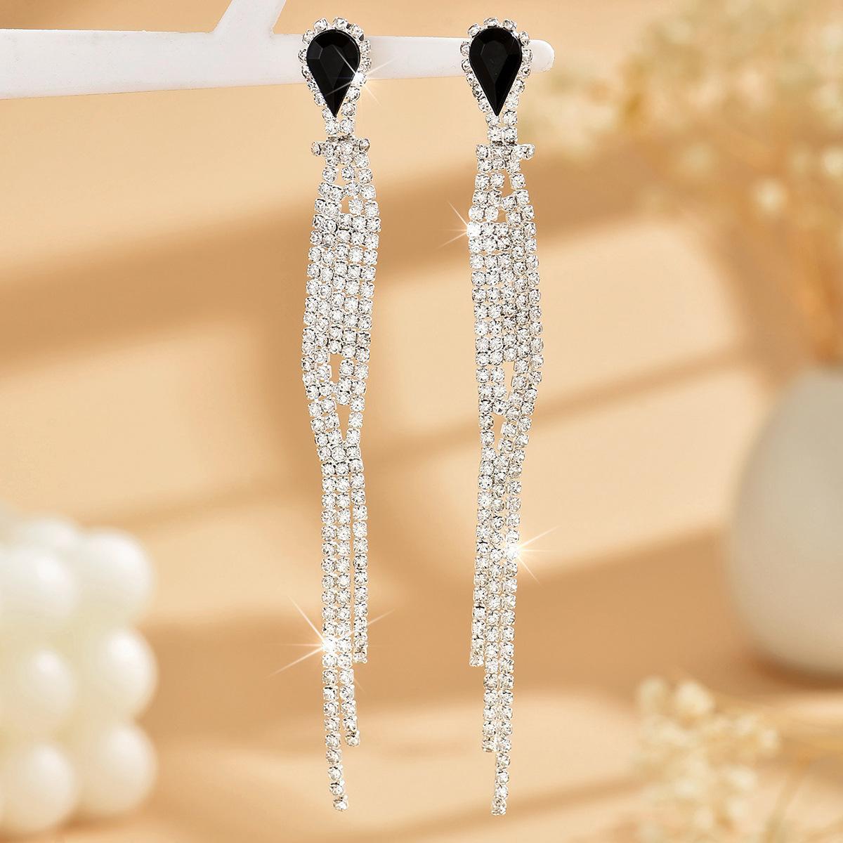 

Claw Chain Tassel Niche Exquisite Pearl Earrings Temperament Water Drop Earrings Light Luxury Atmosphere High-End Ear Jewelry
