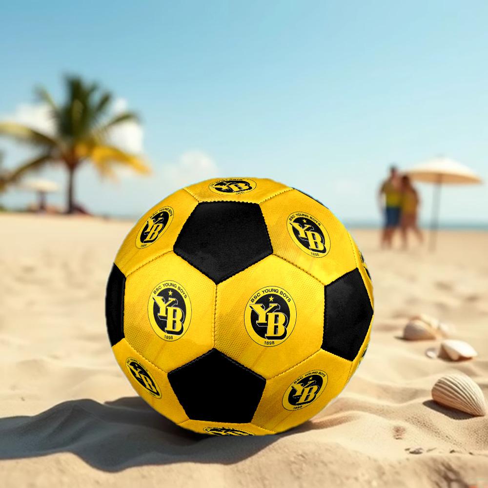 BSC Young Boys Pallone da Calcio Colorato Per Tutte le Età Cucito a Macchina PVC Pronto per la Competizione Resistente Ad Alto Rimbalzo.TAGLIA5