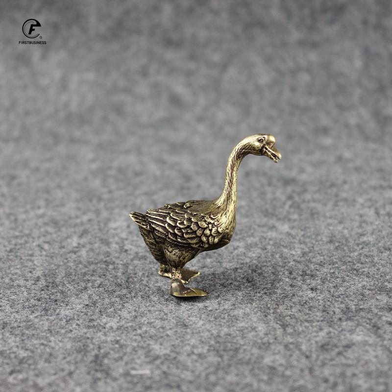 Retro Copper Solid Goose Figurines Small Animal Statue Ornaments Antique Brass Tea Pet Decor Office Desk Decoration Accesories