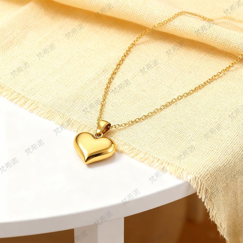 Niche Sweet Stainless Steel Heart Pendant Women’s Versatile Clavicle Chain Light Luxury Necklace
