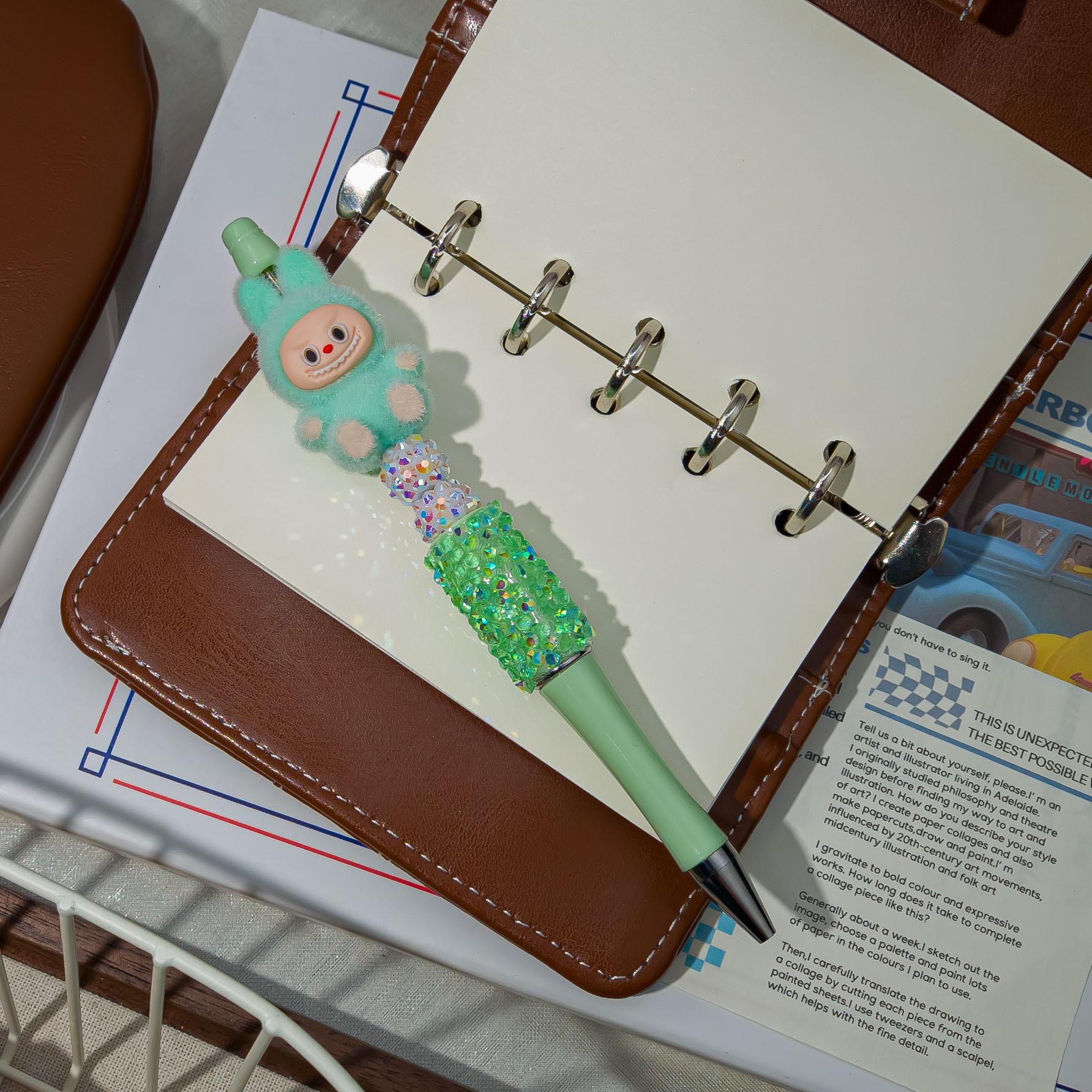 

1 шт. Флокированный Лабубу Каваии Ручки на бусинной нити Милая мультяшная шариковая ручка Студенческие канцелярские товары Офисные принадлежности Подарки