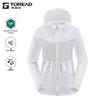 Chaqueta con capucha para mujer con protección solar