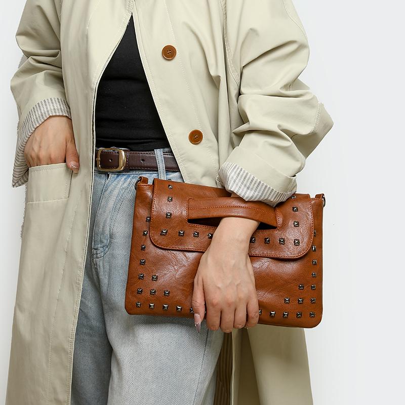 Rivet Envelope Bag Women's Shoulder Crossbody Bag Large Capacity Mobile Phone Coin Purse
