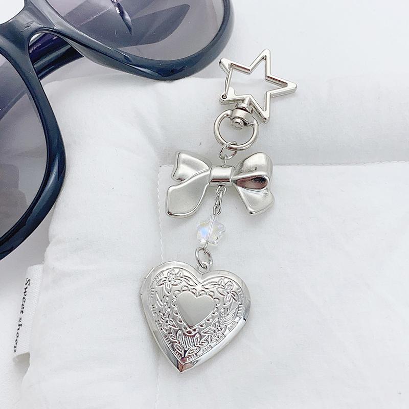 Exquisite Heart Bow Beaded Keychain Fashionable Heart Photo Frame Keychain Creative Backpack Decoration Accessories Gifts