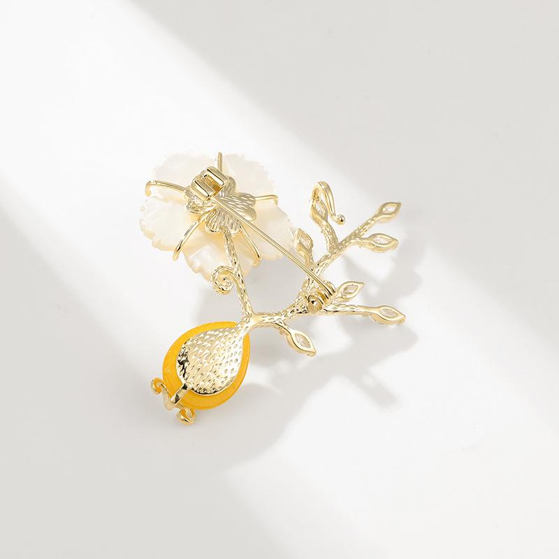 Senior Brooches Flower Leaf Brooch Pins for Women Suit Pendant  Fashion Brooches Jewelry