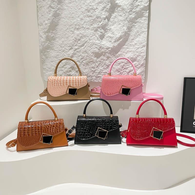 Today's Popular Bags Women's Autumn New Fashion Messenger Bags Niche Design Shoulder Portable Small Square Bag