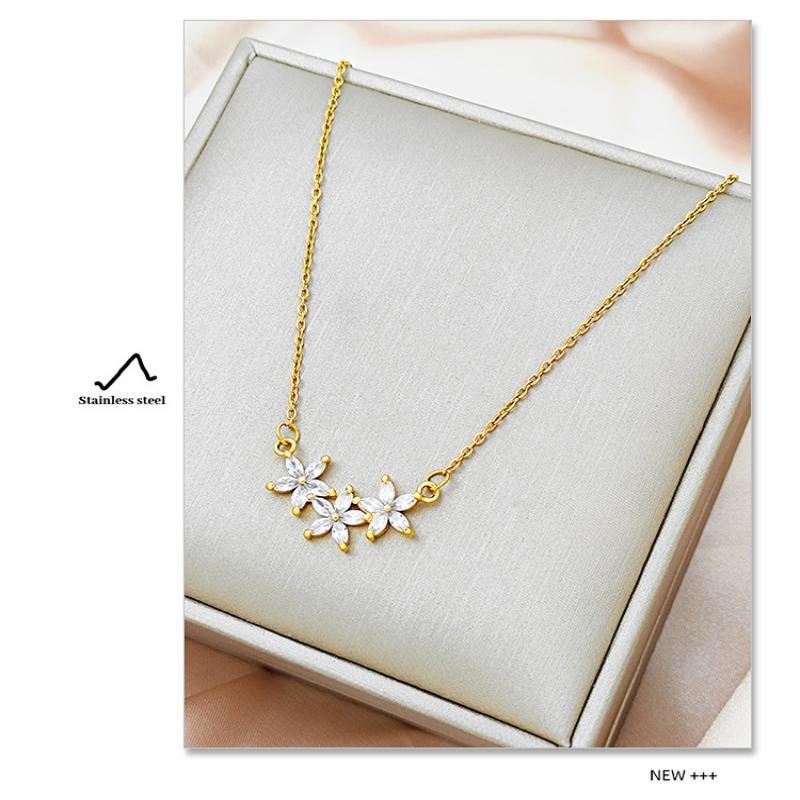 Flower Pendant Necklace Sparkly Cubic Zirconia Hypoallergenic For Daily Wear Dating Parties Gifts For Women