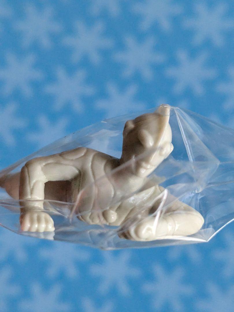 

[USED] Original Monster Bar Suffering Ultraman Chopstick Rest