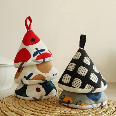 1PC Cute Cartoon Oven Mitts Triangle  Cotton Baking Insulation Microwave Heat Resistant Non-slip Gloves Handschoen Hand Clip
