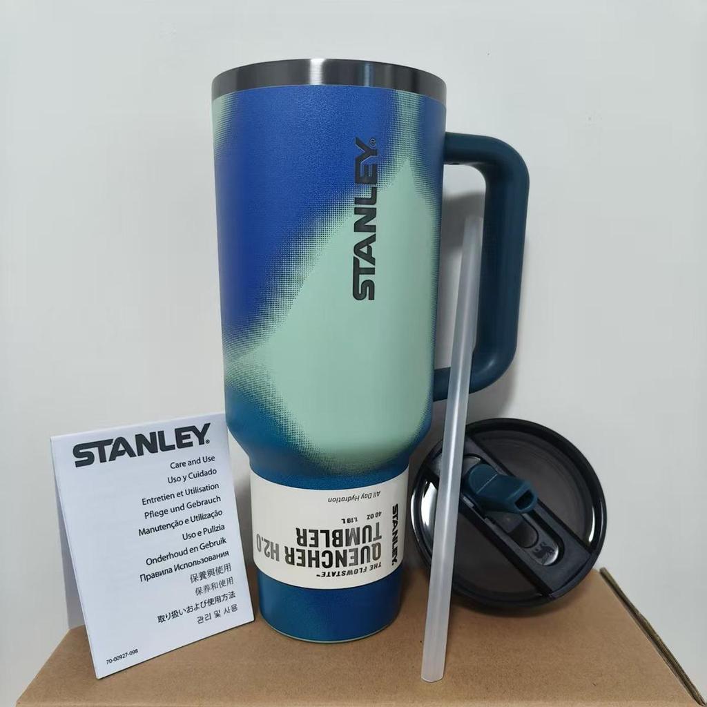 Stanley 3. Generation Ice King Vakuumisolierter Edelstahlbecher mit tragbarem Faltstrohhalm