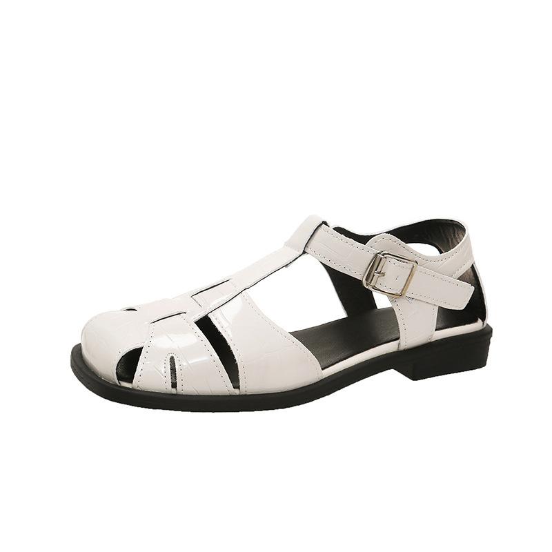 Square head hollow versatile casual pig cage shoes women's summer new retro baotou woven flat Roman sandals