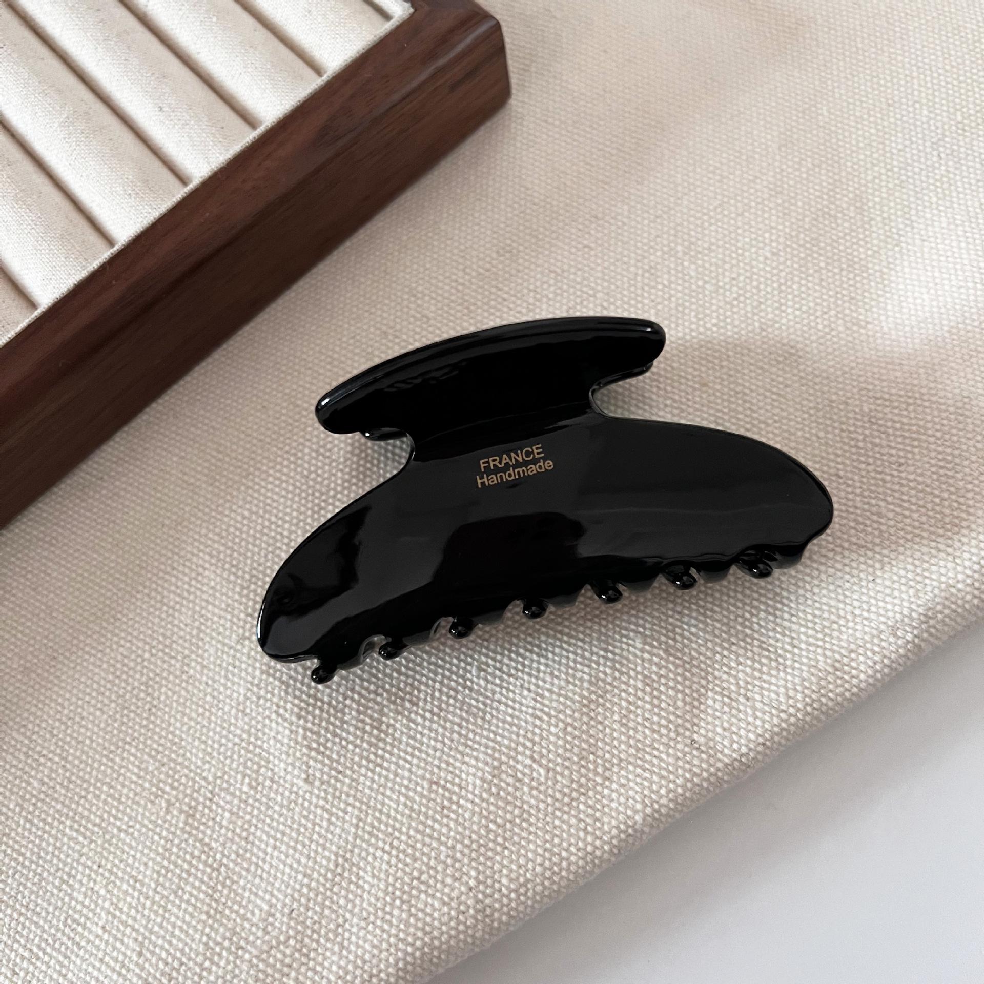 

«Корейская красная ацетатная заколка для волос в форме акулы — элегантная, универсальная и стильная»