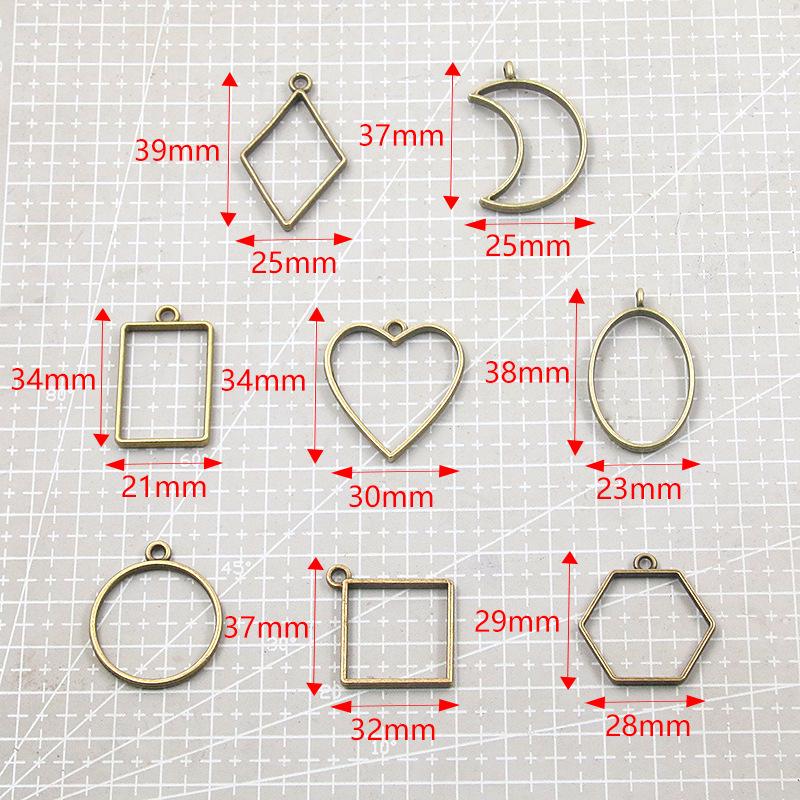 17 Ancient Green DIY Alloy Jewelry Pendants: Moon, Round, Heart with Drip Glue and Hollow Borders.