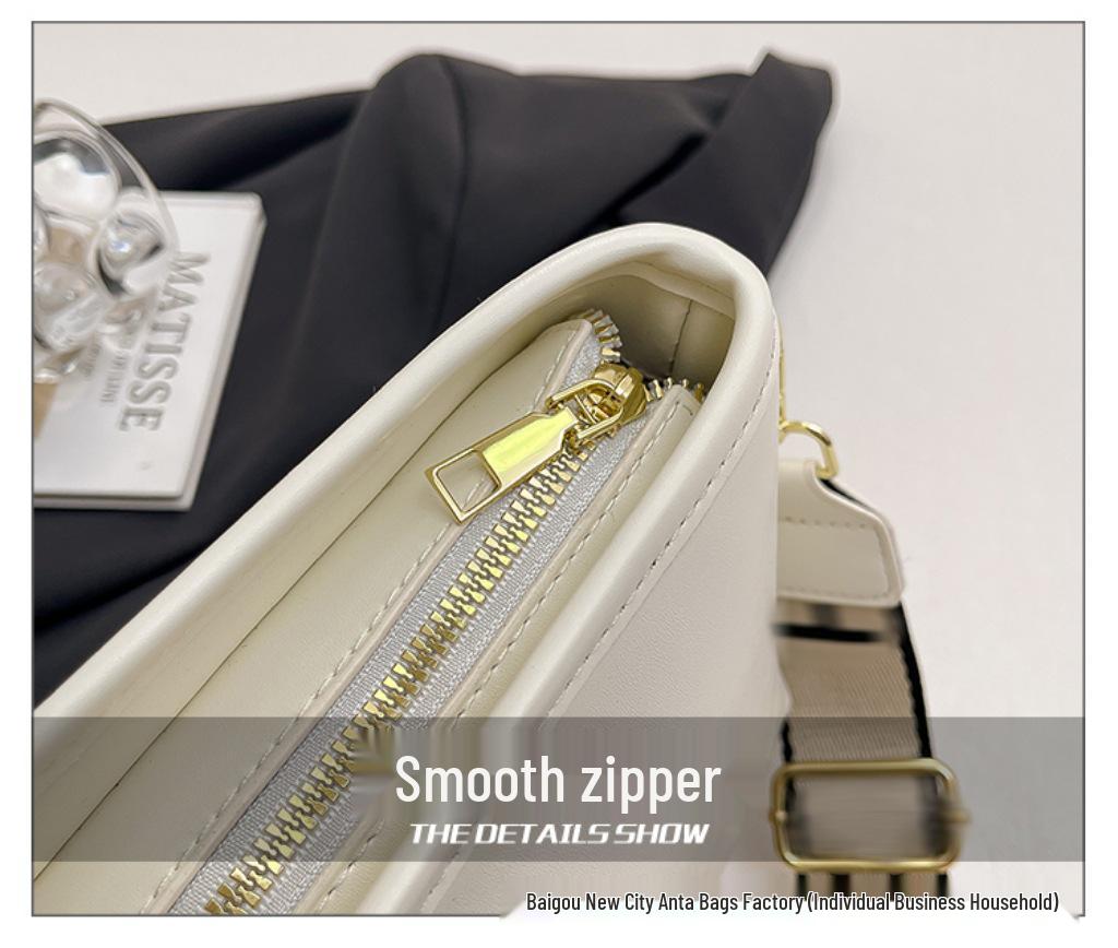 Versatile Women's Handbag: High-End Print with Wide Strap for Shoulder or Crossbody Wear