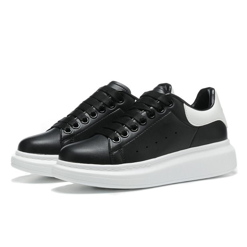 Fashionable and comfortable best-selling versatile fashion sports shoes with soft sole height-enhancing casual.