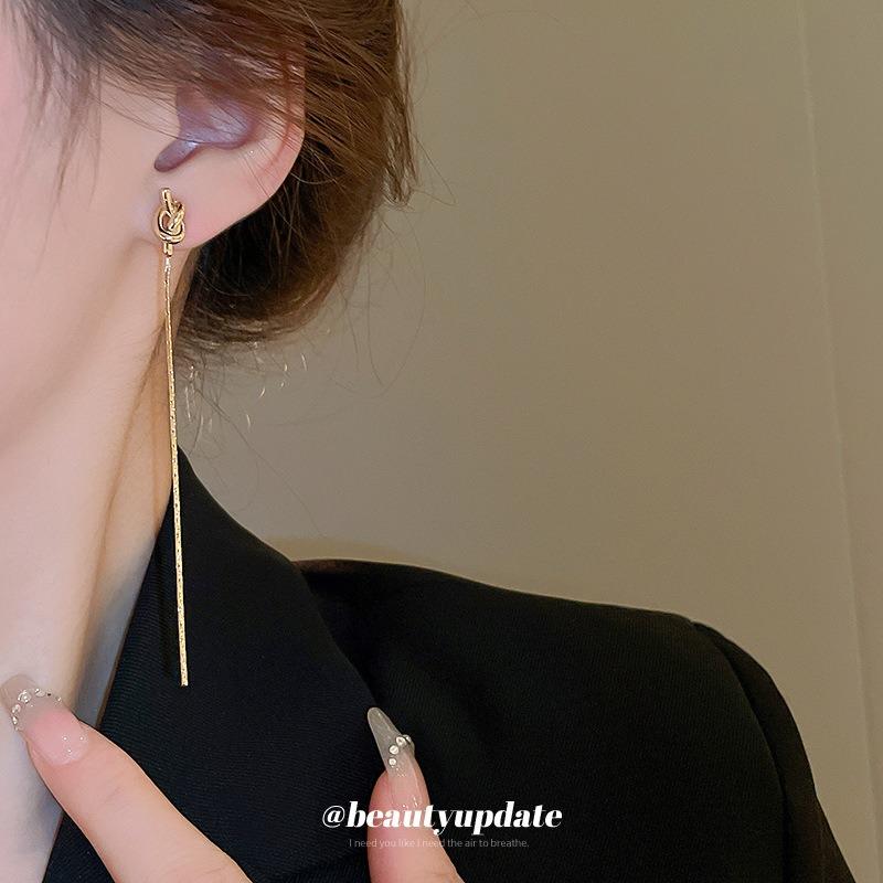 Silver Needle Metal Design Knot Tassel Earrings Light Luxury Personality Earrings New Metal Premium Earrings
