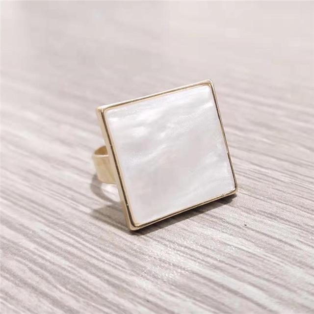 Modish Fashionable Woman Rings Acetate Plate Adjustable Finger Ring Oval Acrylic Resin Material Geometry Rings Stylish Trendy Geometric Nuptial