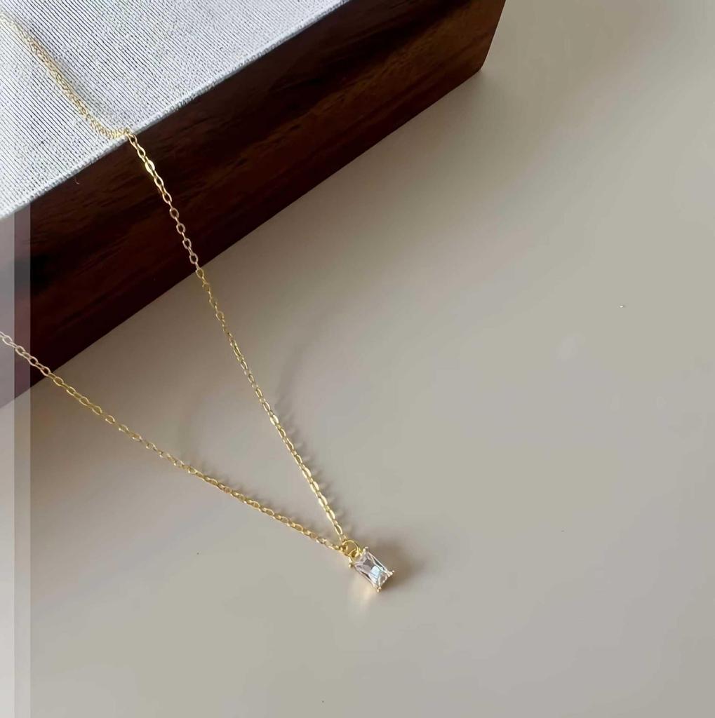 S925 Sterling Silver Zirconia Perfume Bottle Pendant Necklace for Women - Luxury Fashion Design with High-End Lock Feel Bone Chain