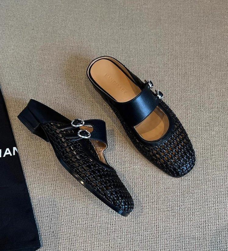 

Версия из коровьей кожи~ Полые и дышащие полутапочки женские 2025 новые универсальные повседневные с закрытым носком на плоской подошве 42 чёрный