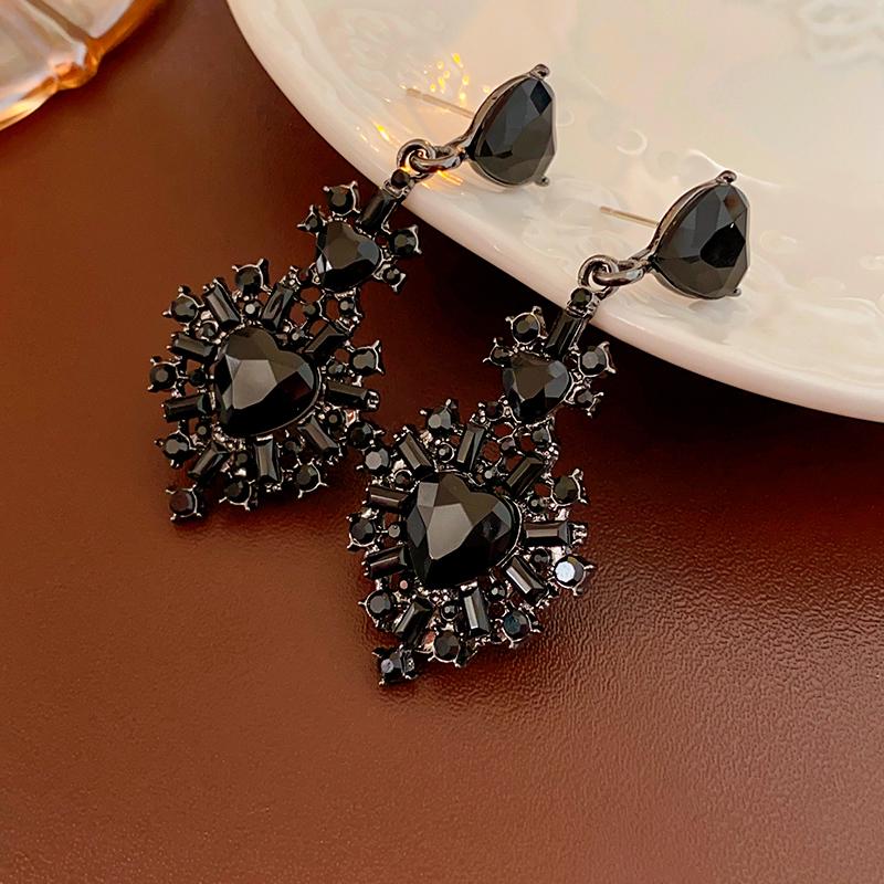 

Серьги-подвески в форме сердца с инкрустацией стразами для женщин, модные, черного цвета, элегантные и винтажные, с цирконом, для вечеринки, подарок чёрный