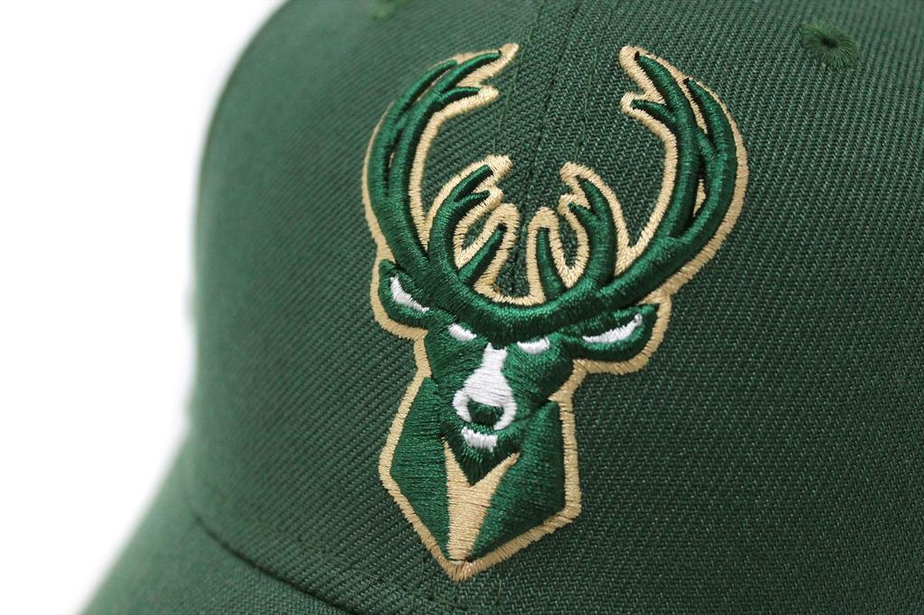New Era 9FORTY NBA Eastern Conference Milwaukee Bucks Cap
