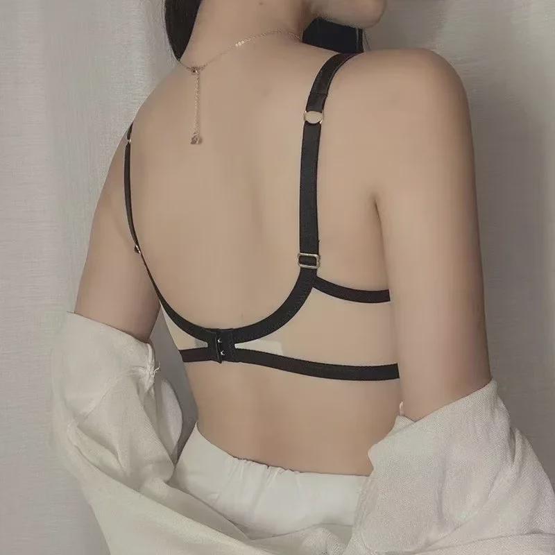 Lingerie de inspiração francesa: Conjunto Sexy de Renda Sutiã e Calcinha para Todos os Tamanhos, Enfatizando Puro Desejo e Sentimentalismo.