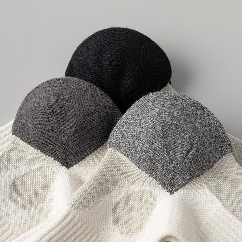 Men's High-top Autumn and Winter Mesh Breathable Striped Color-blocked Professional Loop Sports Socks