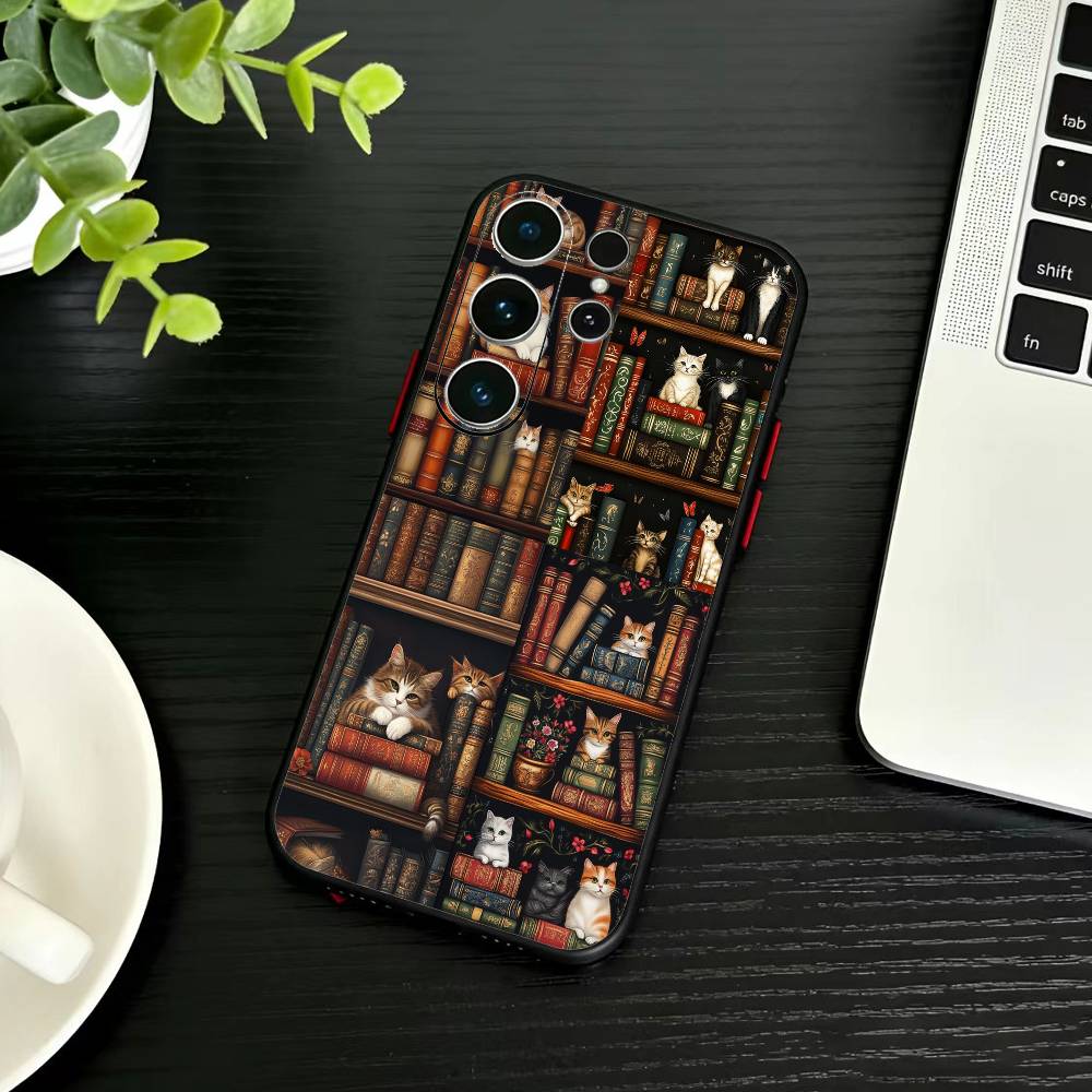 Vintage Bookshelf Kitten  Phone Case For Samsung S26,S25,S24,S23,S22,S21,S20,Plus,Fe,Lite,Others Black Cover