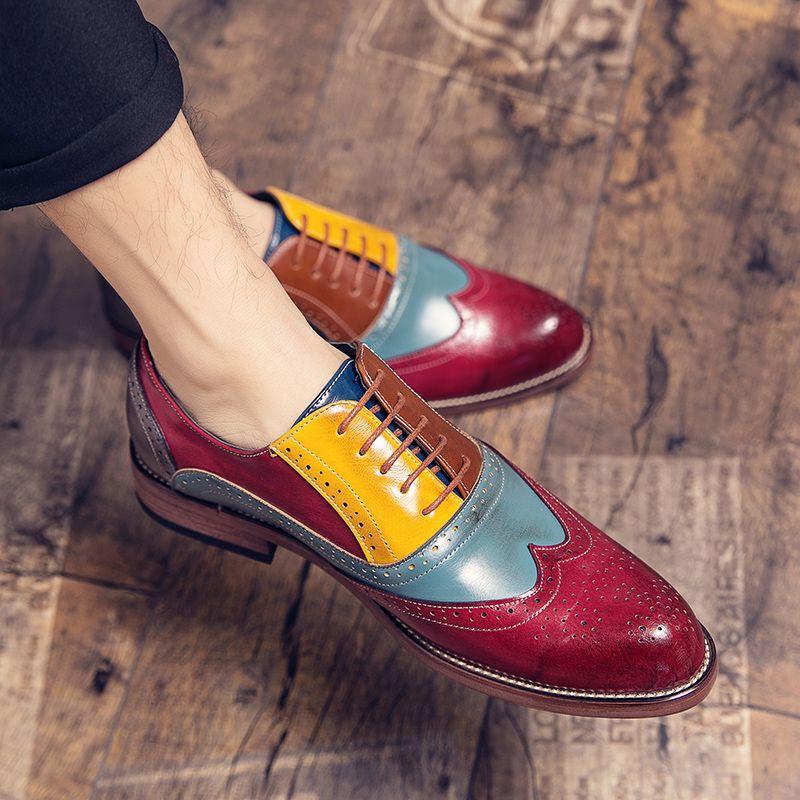 Scarpe Uomo Casual da Ufficio Punta Acuta Piatte Brogue in Pelle per Uomo Pieno Fiore Punk Rialzanti Retro Tendenza 2025 Slip-on