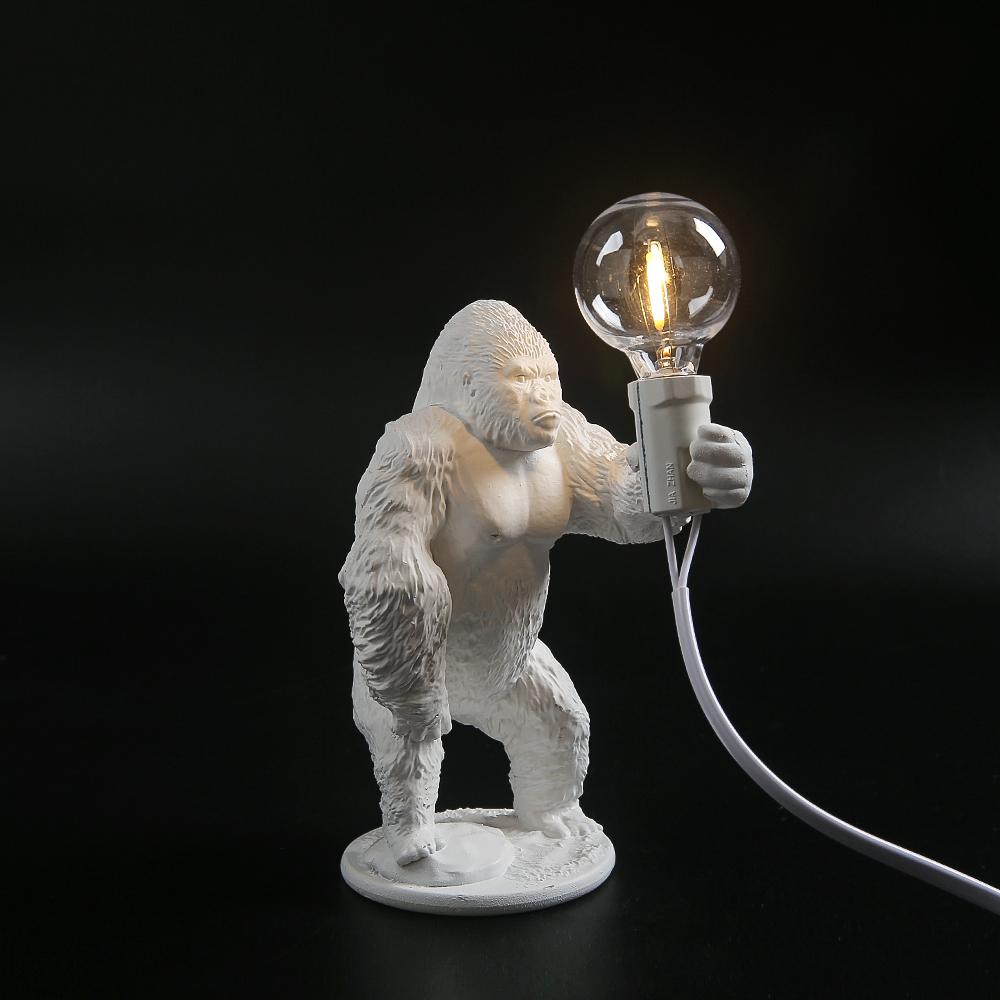 Lampă de masă din rășină Animal Gorilla Ornamente mici Mini Gorilla Lumini LED drăguțe Decor pentru interior Corp de iluminat lampa de masă artizanală