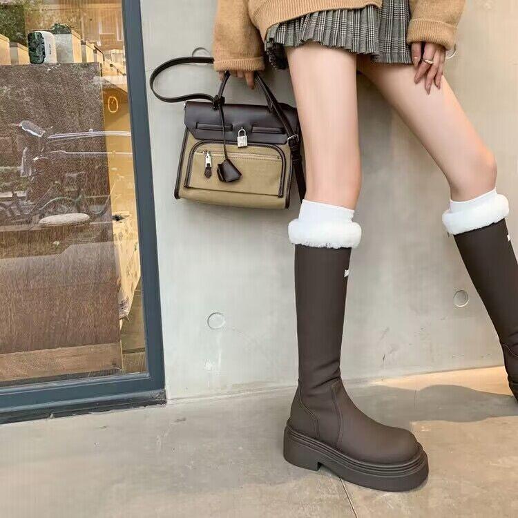 

Женские зимние ботинки средней и высокой длины, новая модная модель 2025 года, с передовым дизайном, тонким бархатом, теплая хлопковая обувь, нескользящие ботинки 40 серый