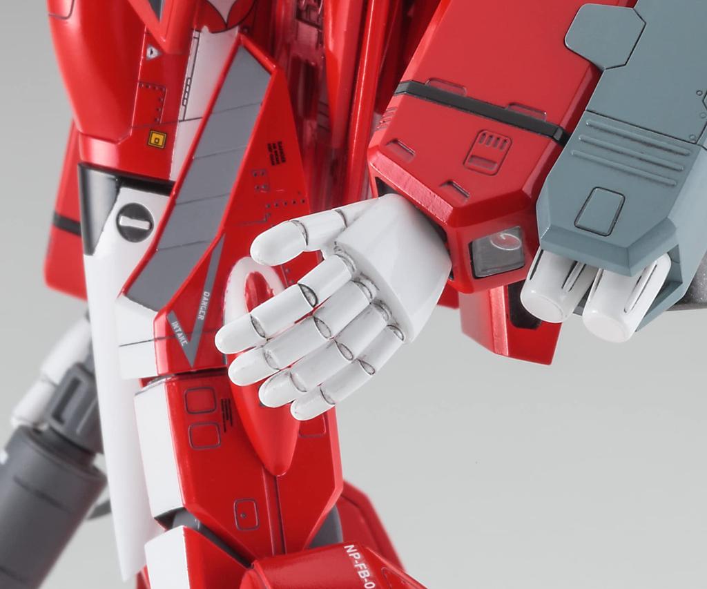Hasegawa Super Dimension Fortress Macross Super Battroid Valkyrie Milia Machine Scale Plastic Model 65882 VF-1J 1/72
