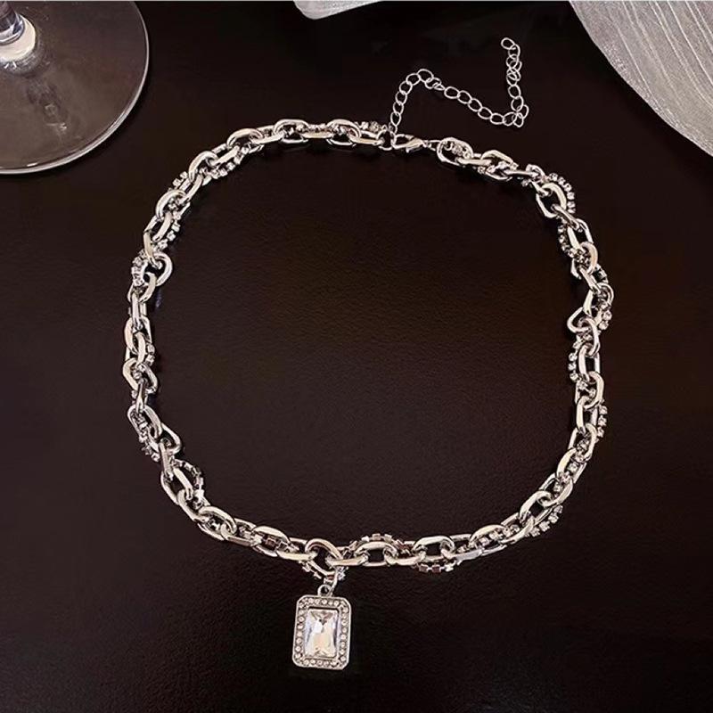 European and American Style Niche Rock Sugar Square Diamond Pendant Necklace Ins Temperament Cold Wind Collarbone Chain Hip Hop Street Jewelry Women