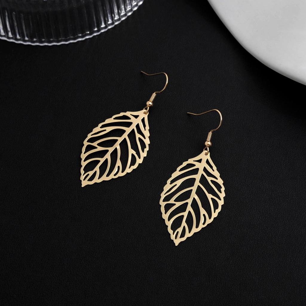 E614 European & American Creative Fashion Metal Leaf Earrings