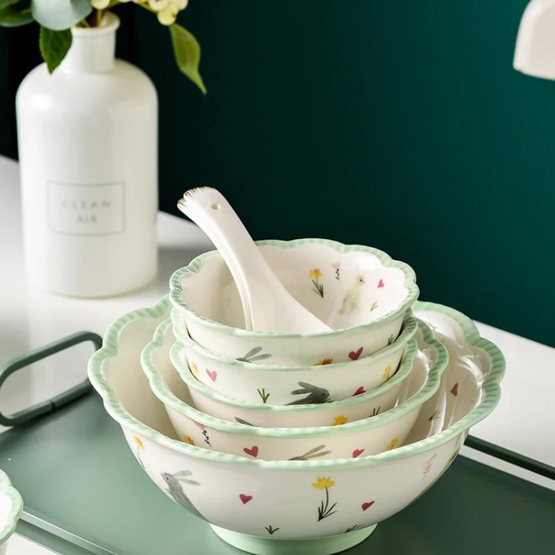 Ensemble d'assiettes et de bols en céramique dentelle européenne Ins Créatif Mignon Restaurant Hôtel Bol à salade Bols à soupe Assiettes à dîner Vaisselle de table pour la maison
