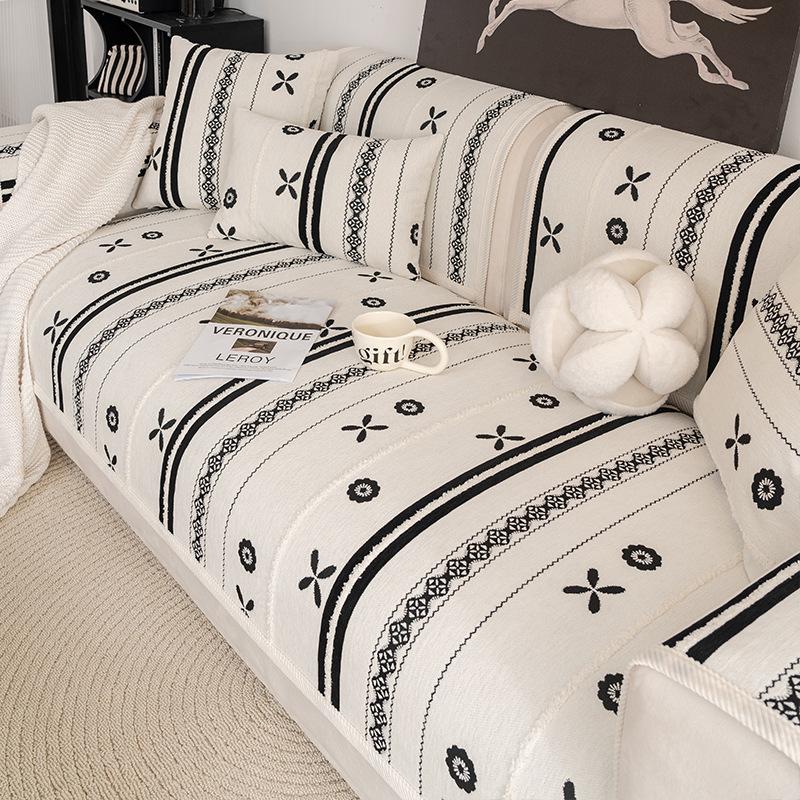 

Nordic Bohemian Sofa Cushion Universal In All Seasons New Chenille Non-Slip Straight Leather Sofa Cushion 70*70cm