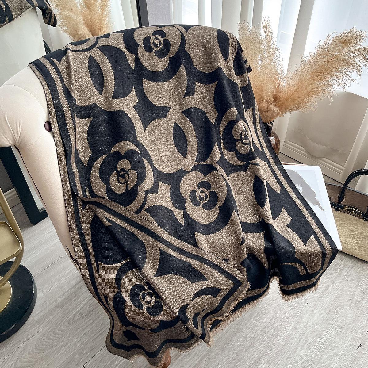 

Тонкий новый шелковый шарф Двусторонний шарф из искусственного кашемира с золотой нитью Теплая шаль Камелия Дорожный шарф 185*65CM чёрный