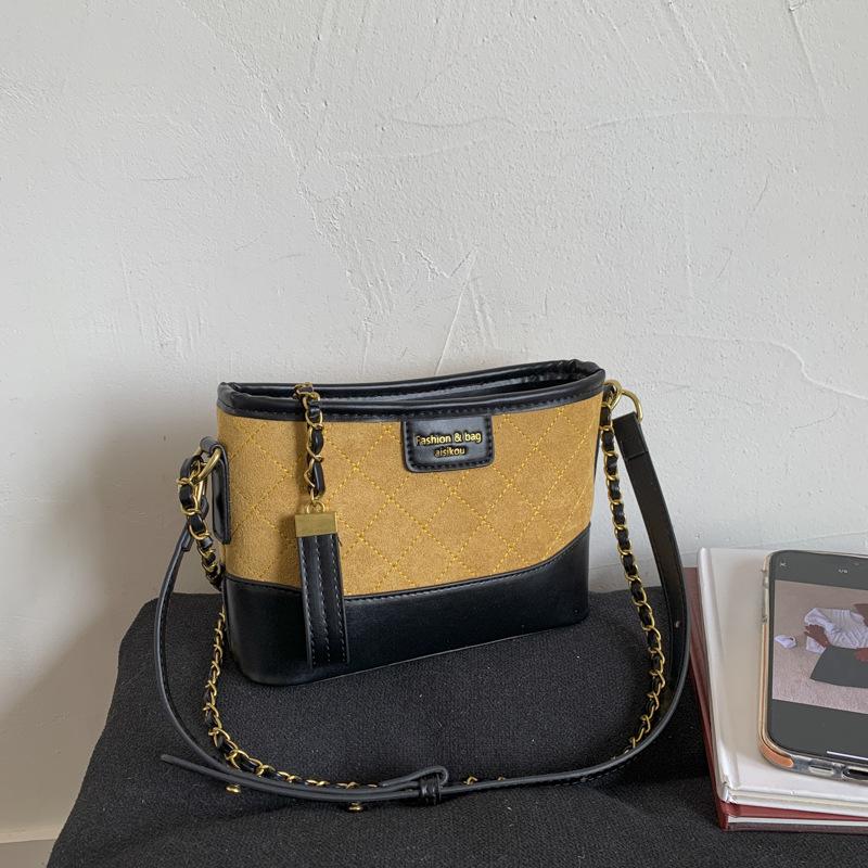 Fashion diamond chain small bag women's 2025 autumn and winter fashion new versatile stray bag commuter shoulder messenger bag