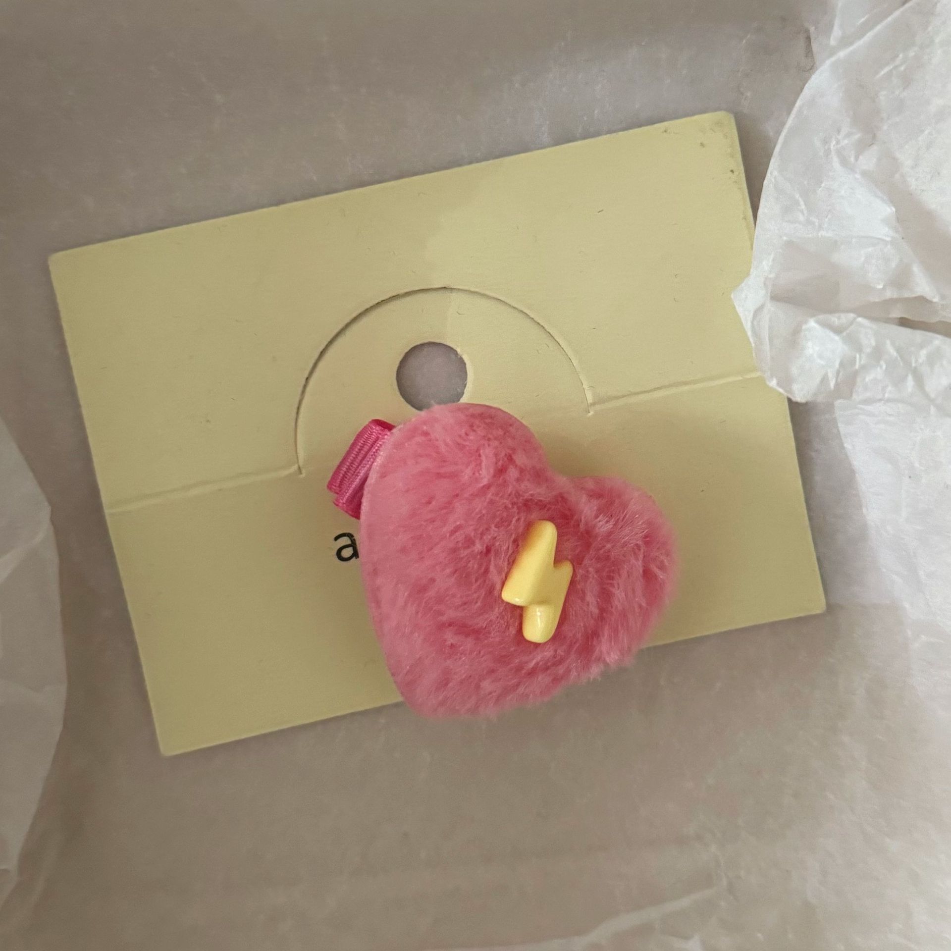Sweet plush pink love lightning hair clip, versatile sweet girl bangs duckbill clip hair clip