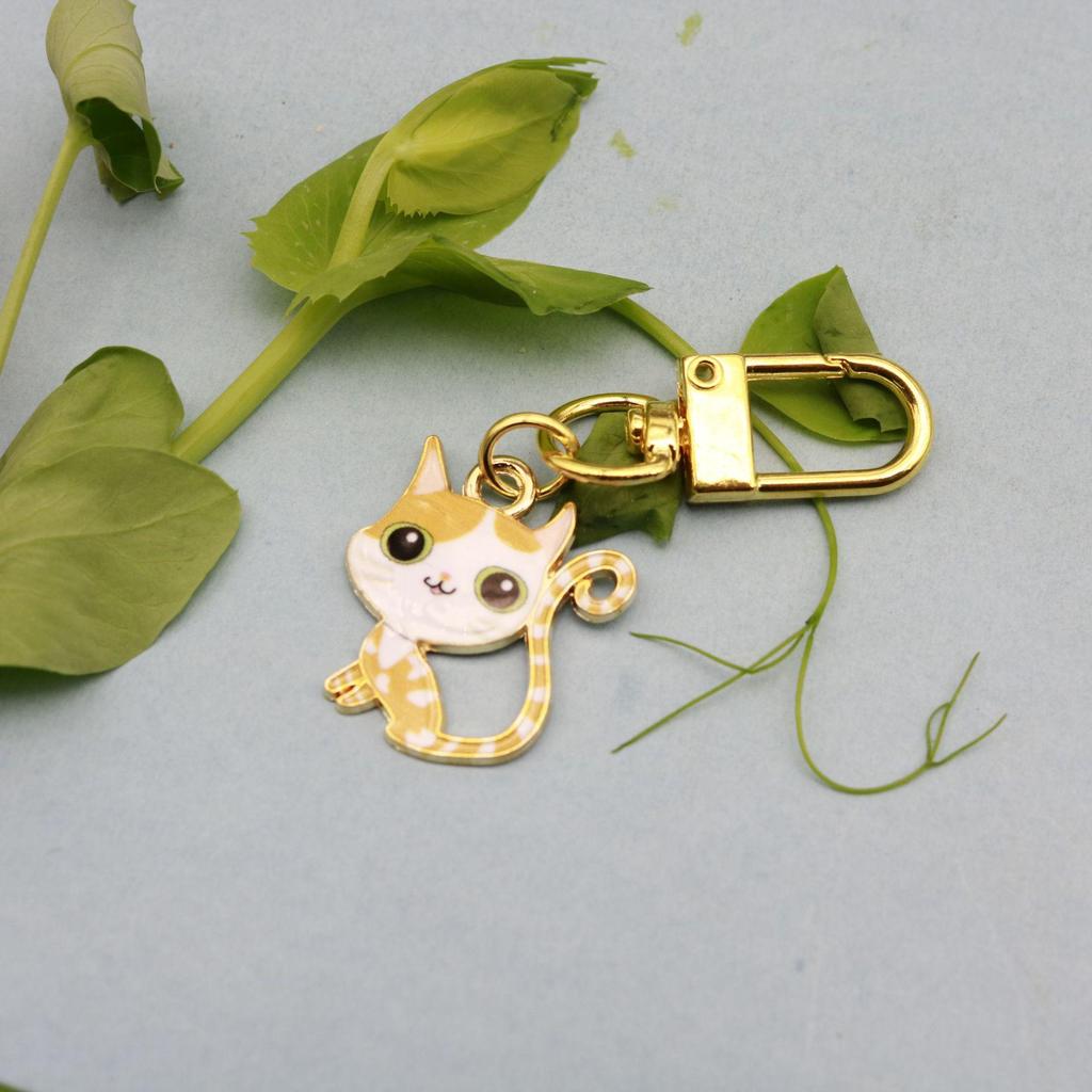 Adorable Alloy Little Cat Keychain Charm for AirPods and Mini Bags