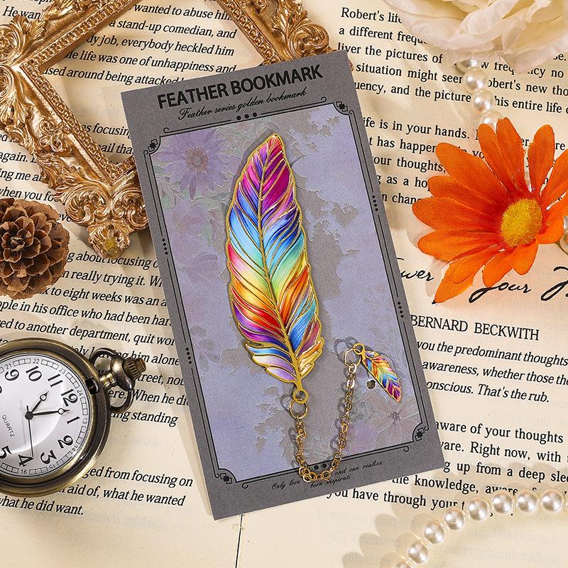 Vintage Feather Gold Stamped Metal Bookmark with Metal Chain Pendant Exquisite Bookmark Book Page Divider Office Stationery