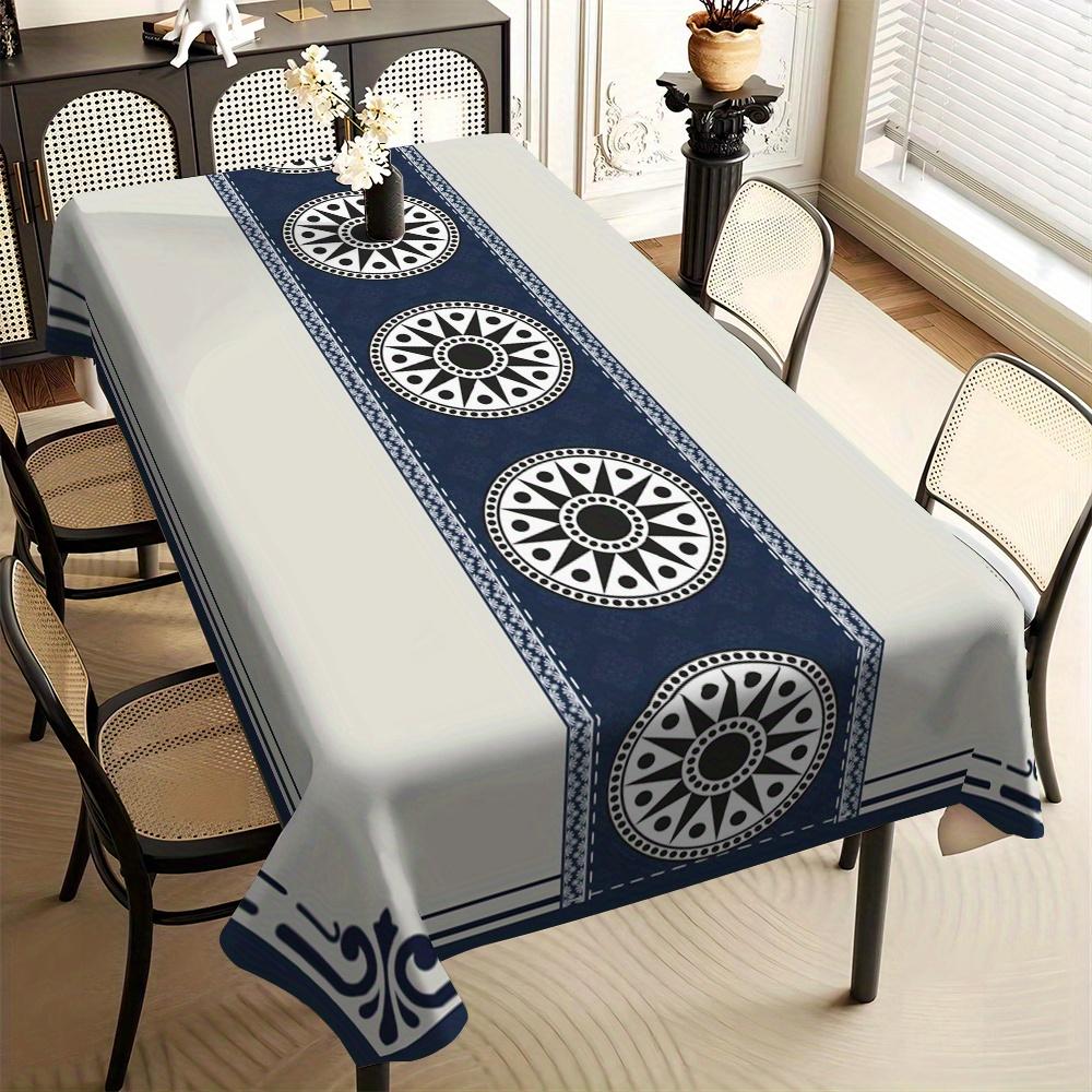 Fabriquée en polyester de première qualité, cette nappe présente un tissage jacquard fin, des broderies florales et des découpes ajourées.. Il est résistant à la chaleur et à la poussière. 140x300cm