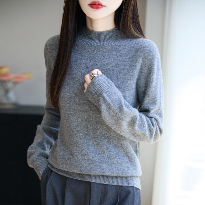 Women's Seamless Knit Base Layer Pullover - Autumn/Winter 2025, Half-High Neck, Long Sleeve, Versatile & Trendy Sweater.