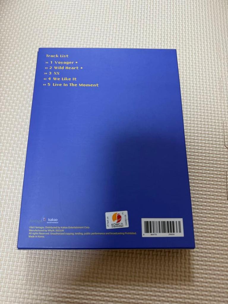 [USED] LUN8 1st Mini ALBUM Continue?