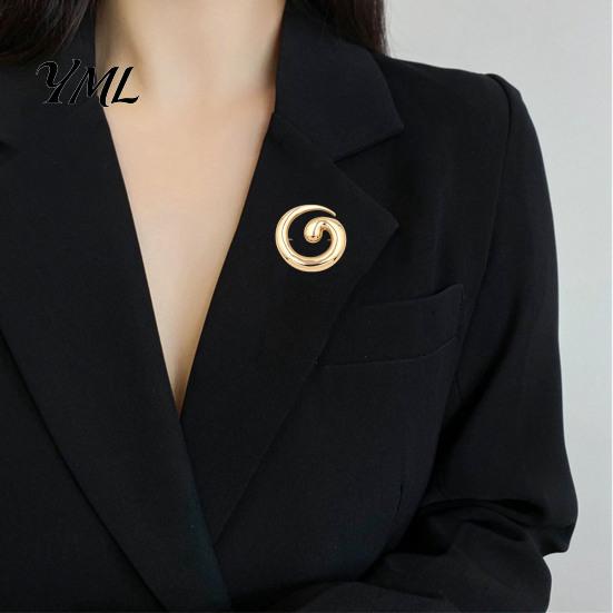 Coat Brooch Accessory Minimalist Geometric Spiral Pin, Art Badge for Men Clothing Decoration Pin Women, Decorative Alloy Coats Suits Sweaters Scarves