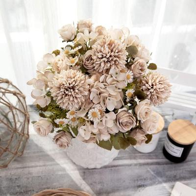 Decorazioni per la casa – Ghirlande e fiori artificiali