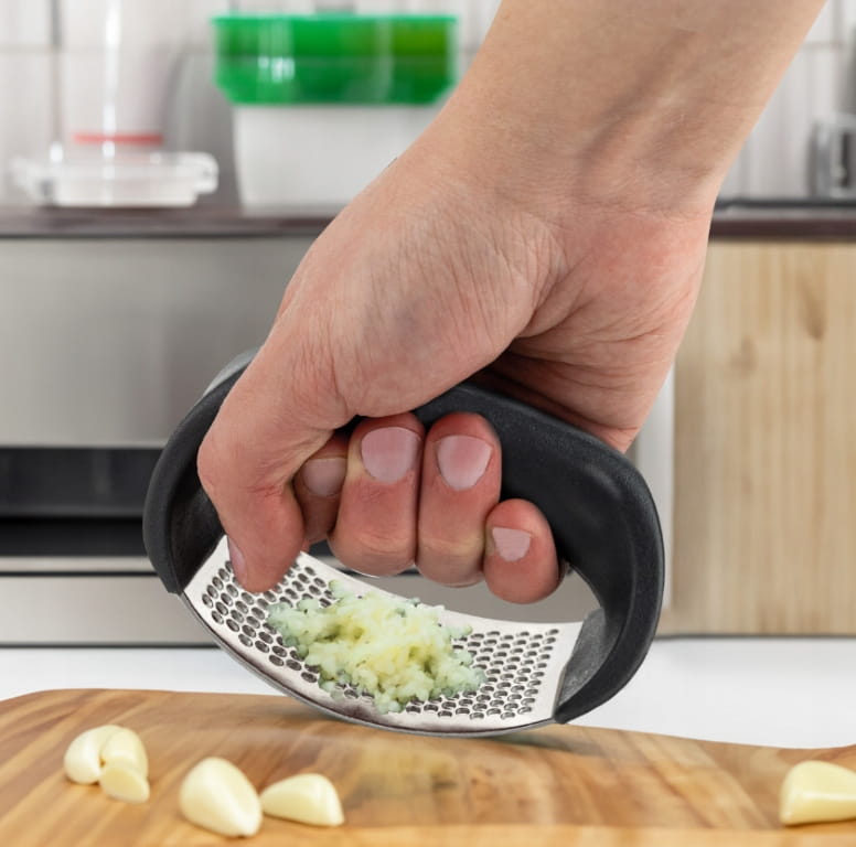 Multifunktionale Knoblauchpresse aus Edelstahl mit Öffner