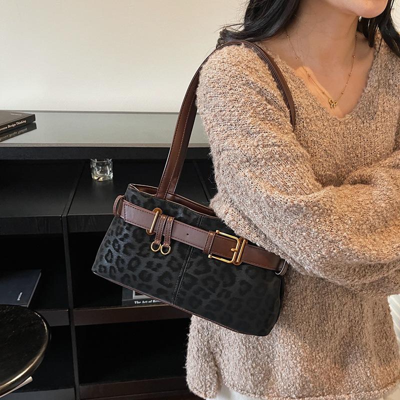 Frosted Retro Bag Women's Large Capacity 2025 New Autumn and Winter Casual Shoulder Underarm Bag Commuter Leopard Print Tote Bag