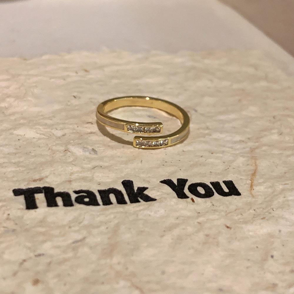 Purple Enamel Butterfly Ring - Luxurious and Vibrant, Versatile, Non-Fading Design for Women