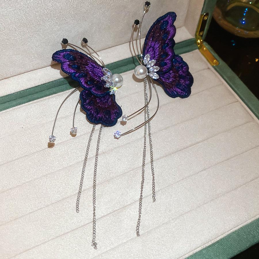 Silbernadel Zirkon Schlangenherz Ohrringe: Elegante, Einzigartige High-End Ohrstecker für Damen